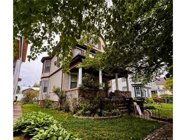  3 BR,  1.00 BTH &nbsp;Traditional style home in Pelham