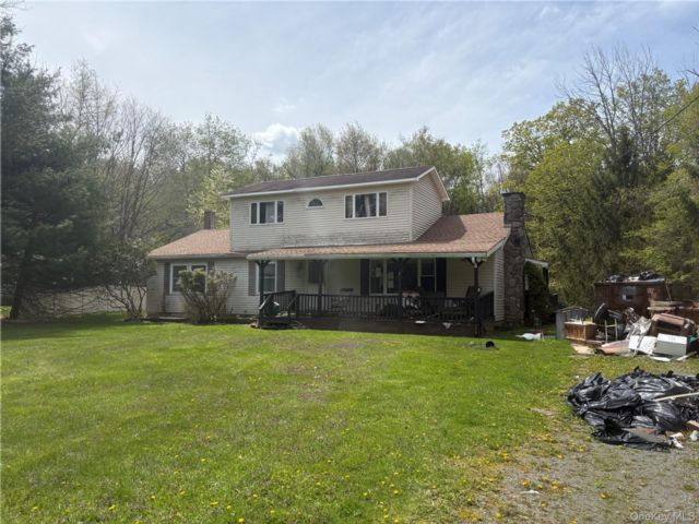  5 BR,  2.00 BTH &nbsp;Colonial style home in Liberty