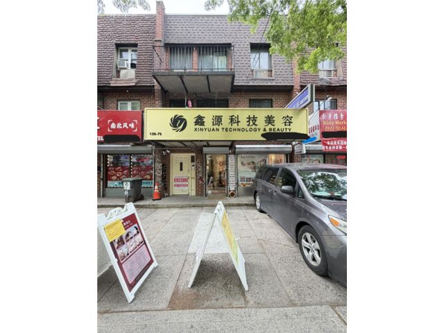  6 BR,  5.00 BTH &nbsp;Other style home in Flushing
