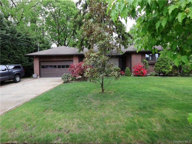 [Wantagh Real Estate, listing number 7286569]