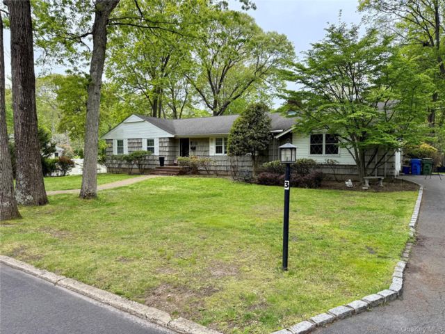  4 BR,  2.00 BTH &nbsp;Ranch style home in Port Jefferson