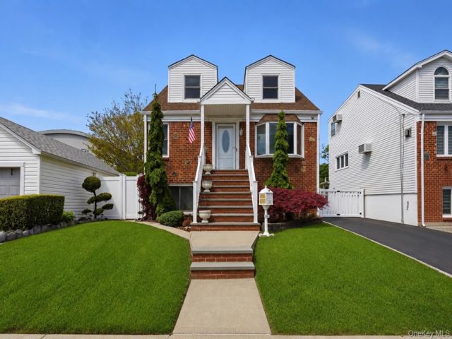 [Howard Beach Real Estate, listing number 7286722]
