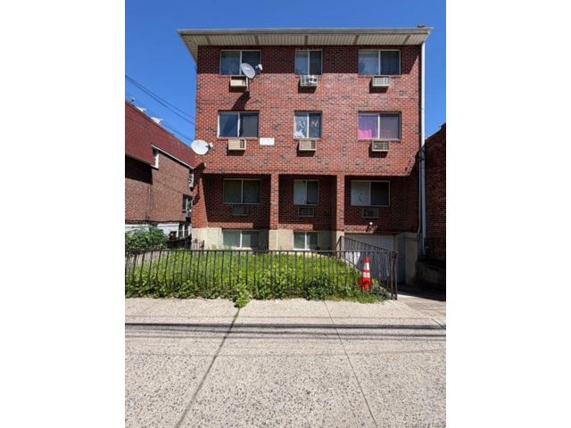 Studio,  0.00 BTH &nbsp;House style home in Flushing