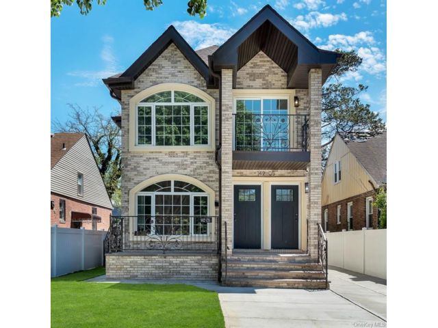  8 BR,  5.00 BTH &nbsp;Contemporary style home in Springfield Gardens