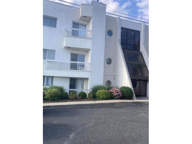 Studio,  1.00 BTH &nbsp;Other style home in City Island