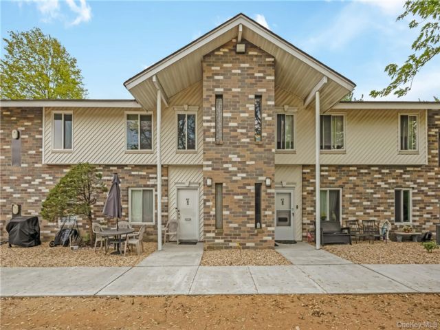 [Coram Real Estate, listing number 7286977]