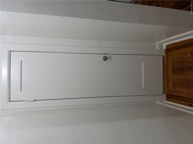  1 BR,  1.00 BTH &nbsp;Colonial style home in Jackson Heights