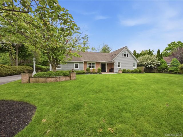  5 BR,  4.00 BTH &nbsp;Other style home in Setauket