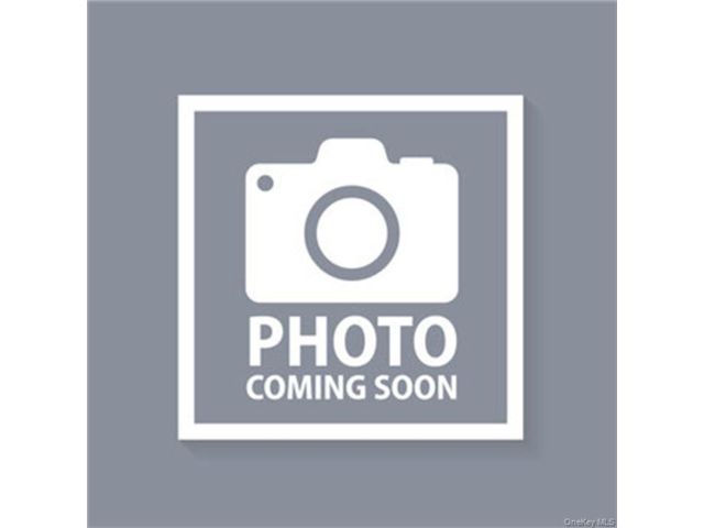  4 BR,  4.00 BTH &nbsp;Colonial style home in Douglaston
