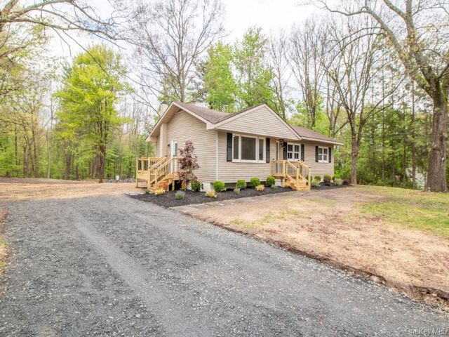  3 BR,  2.00 BTH &nbsp;Ranch style home in Napanoch