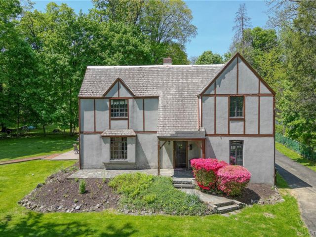  3 BR,  7.00 BTH &nbsp;Tudor style home in Newburgh