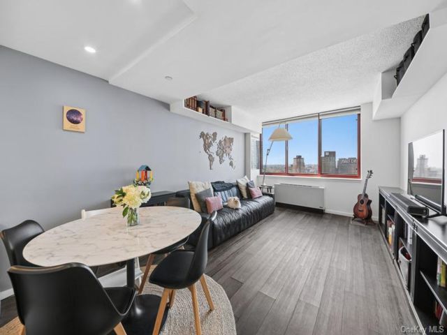  1 BR,  1.00 BTH &nbsp;Other style home in Long Island City