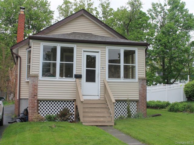  3 BR,  1.00 BTH &nbsp;Ranch style home in Cornwall