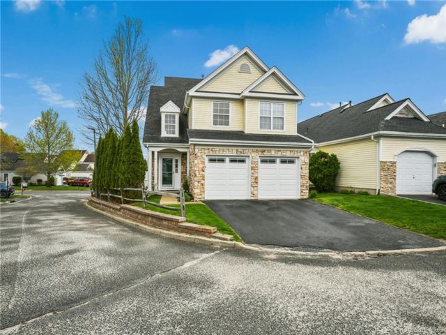 [Middle Island Real Estate, listing number 7287178]