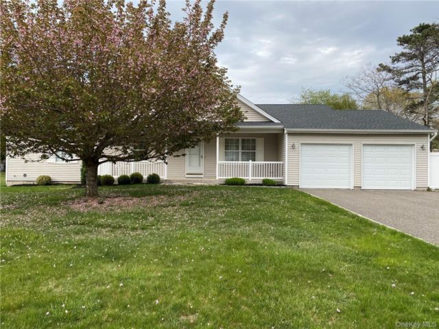 [Middle Island Real Estate, listing number 7287221]