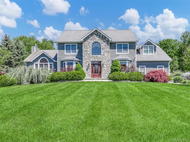  5 BR,  3.00 BTH &nbsp;Colonial style home in Chester