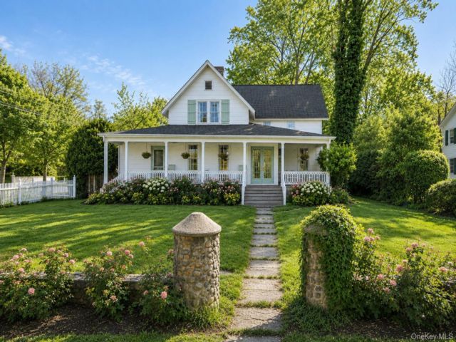 [Setauket Real Estate, listing number 7287343]