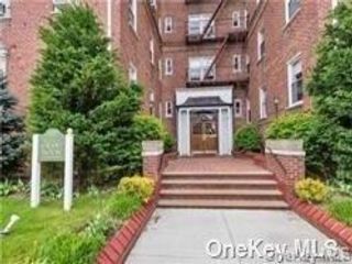  2 BR,  1.00 BTH &nbsp;Other style home in Rockville Centre
