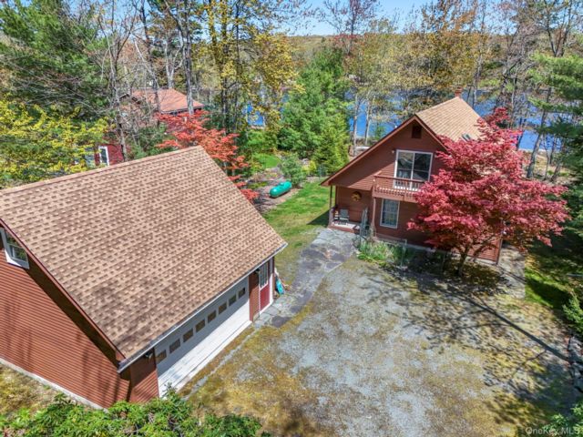  3 BR,  2.00 BTH &nbsp;Chalet style home in Rock Hill