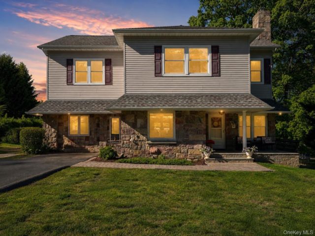 4 BR,  4.00 BTH &nbsp;Colonial style home in Thiells