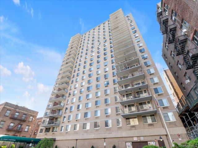  2 BR,  2.00 BTH &nbsp;Other style home in Kew Gardens