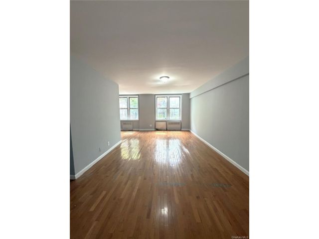 Studio,  1.00 BTH &nbsp;Other style home in Elmhurst