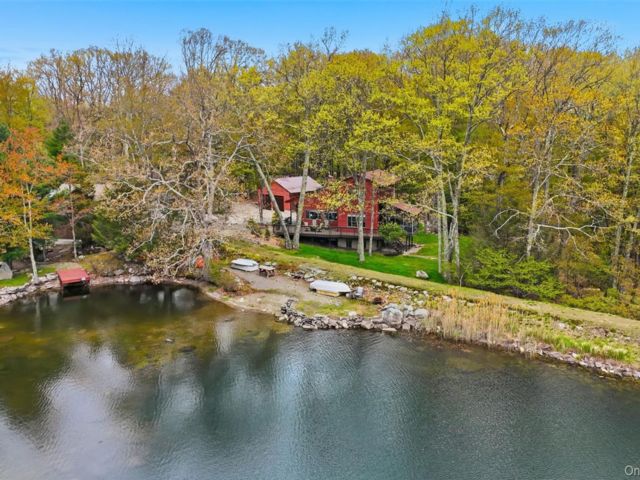  3 BR,  2.00 BTH &nbsp;Cape cod style home in Wurtsboro