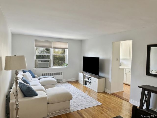 [Woodlawn Real Estate, listing number 7287640]