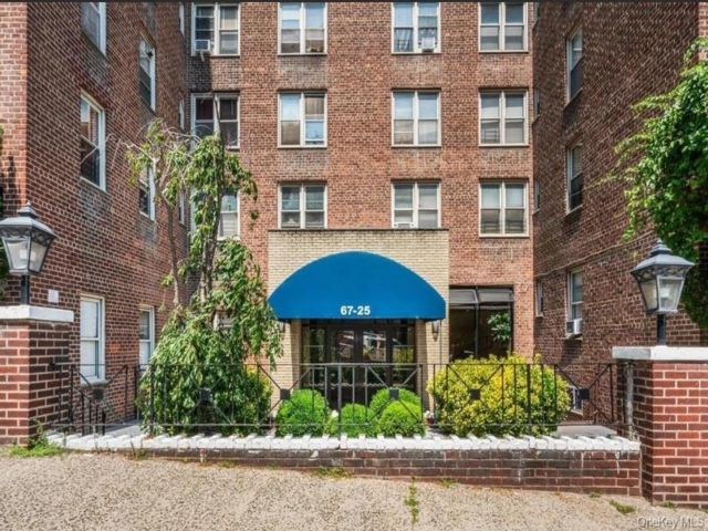  1 BR,  1.00 BTH &nbsp;Other style home in Forest Hills