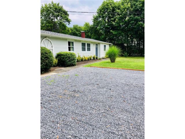  5 BR,  2.00 BTH &nbsp;Ranch style home in East Setauket