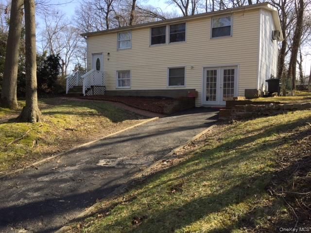  5 BR,  2.00 BTH &nbsp;Hi ranch style home in East Setauket