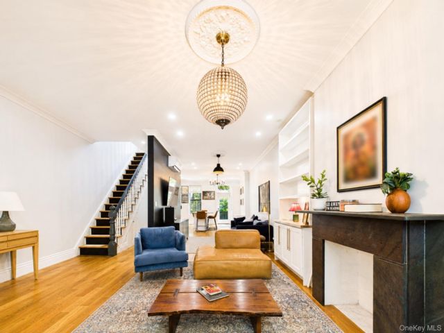  4 BR,  4.00 BTH &nbsp;House style home in Bedford Stuyvesant