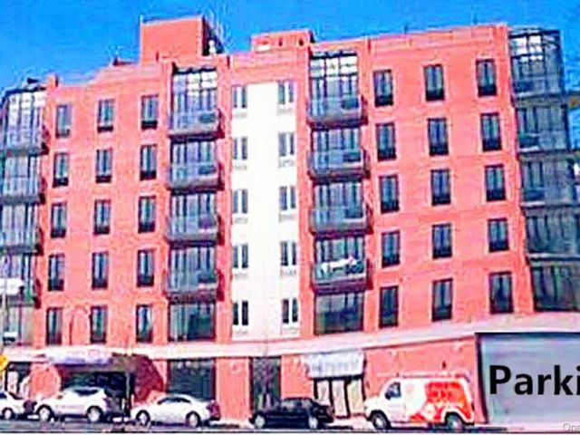  2 BR,  2.00 BTH &nbsp;Modern style home in Elmhurst