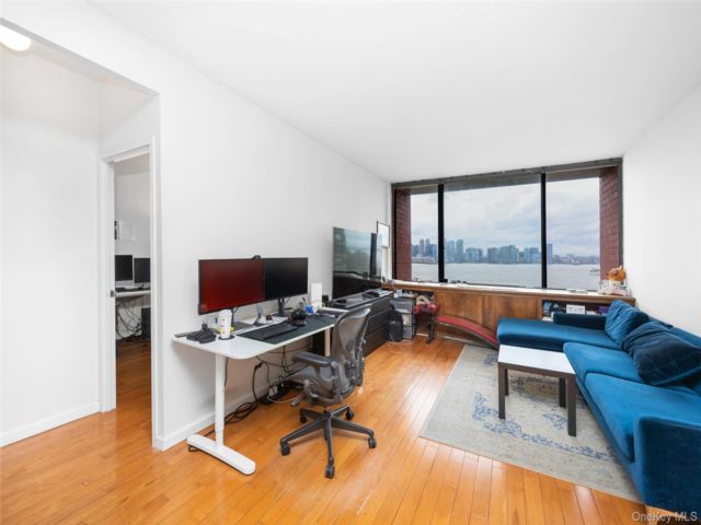  2 BR,  2.00 BTH &nbsp;Other style home in New York (manhattan)