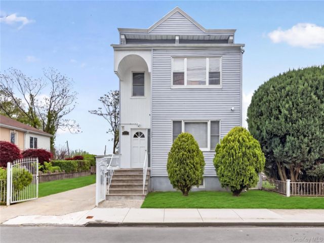  6 BR,  4.00 BTH &nbsp;Other style home in Yonkers