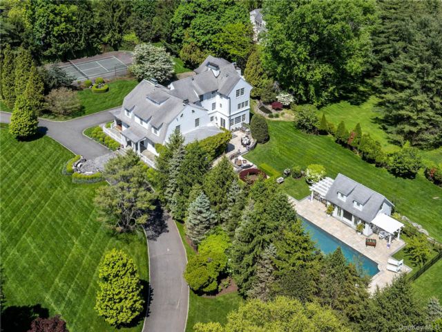  7 BR,  7.00 BTH &nbsp;Colonial style home in Rye