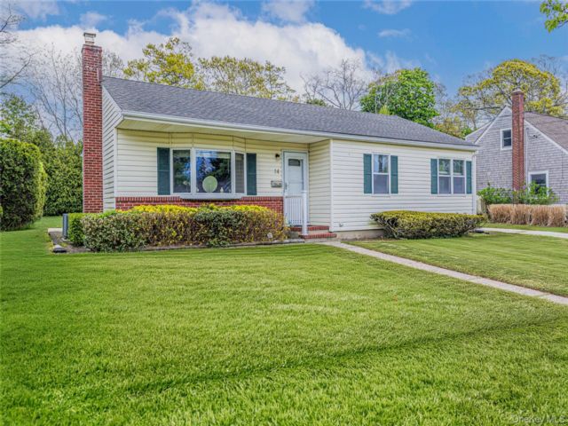  3 BR,  2.00 BTH &nbsp;Ranch style home in Bellport Village
