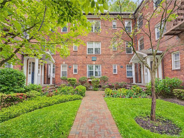  1 BR,  1.00 BTH &nbsp;Other style home in Great Neck