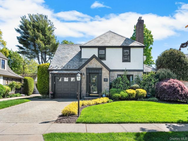  3 BR,  2.00 BTH &nbsp;Tudor style home in Hempstead