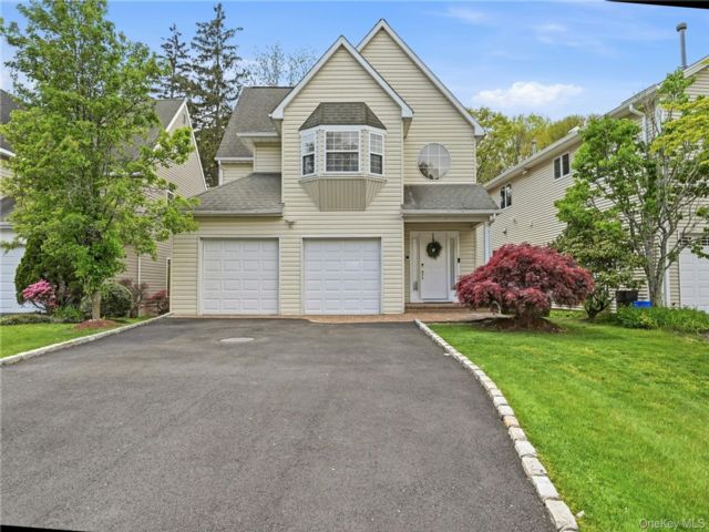 [Wheatley Heights Real Estate, listing number 7288167]