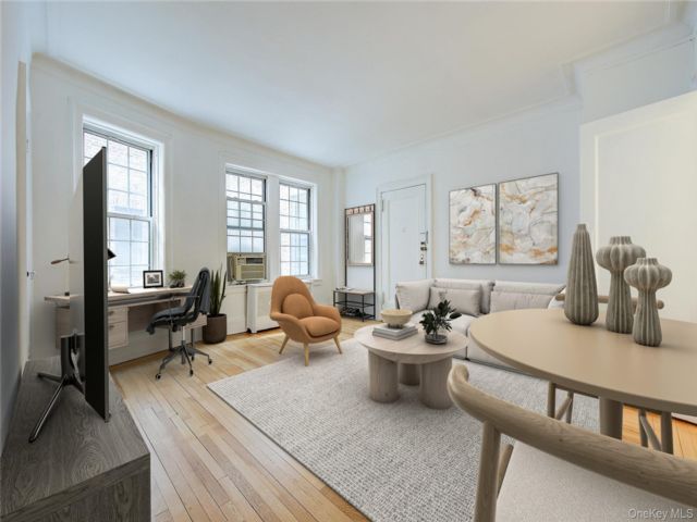  1 BR,  1.00 BTH &nbsp;Other style home in Forest Hills