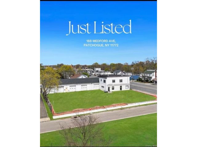 Studio,  0.00 BTH &nbsp;Commercial style home in Patchogue