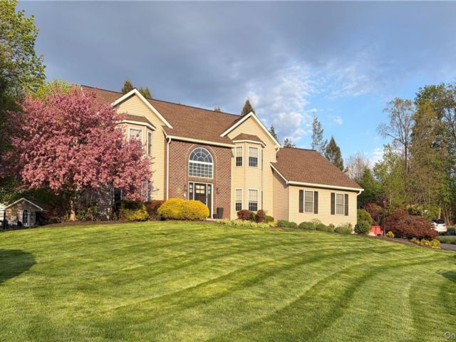  4 BR,  3.00 BTH &nbsp;Colonial style home in Cornwall