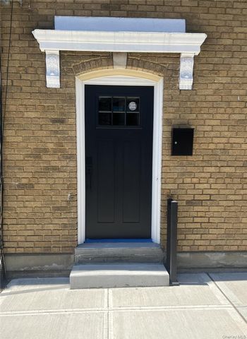  2 BR,  1.00 BTH &nbsp;Other style home in Williston Park