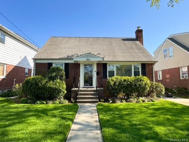  4 BR,  1.00 BTH &nbsp;Cape cod style home in New Hyde Park