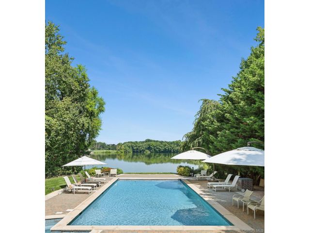  7 BR,  7.00 BTH &nbsp;Modern style home in Great Neck