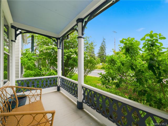 [PHOTO]