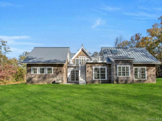 3 BR,  3.00 BTH &nbsp;Colonial style home in Esopus