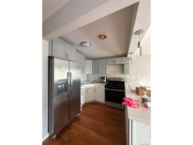  3 BR,  2.00 BTH &nbsp;Modern style home in Cambria Heights