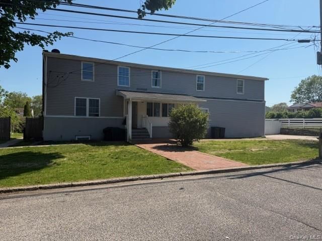 10 BR,  4.00 BTH &nbsp;Other style home in Central Islip